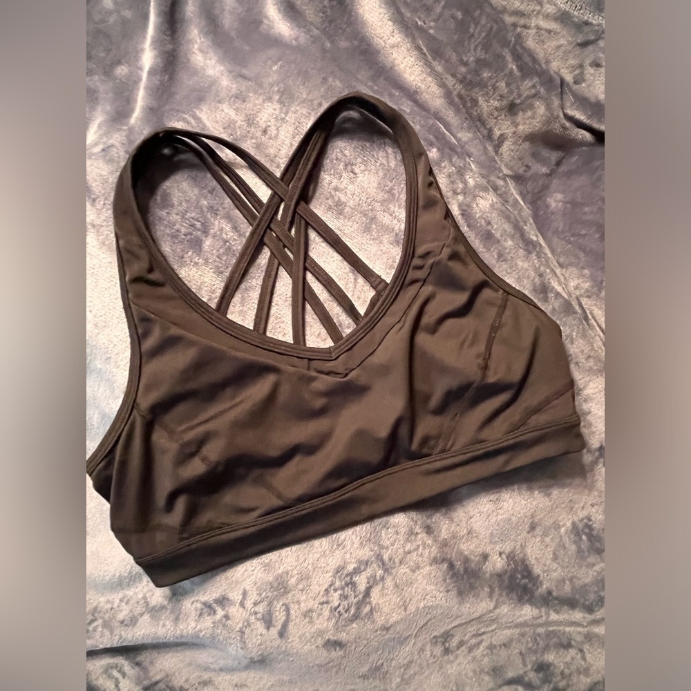 Black sports bra